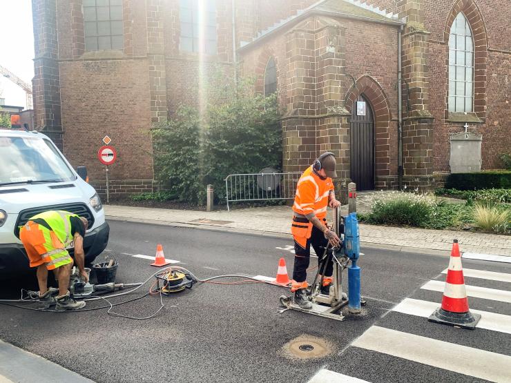 Plaatsing wegdekreflectoren