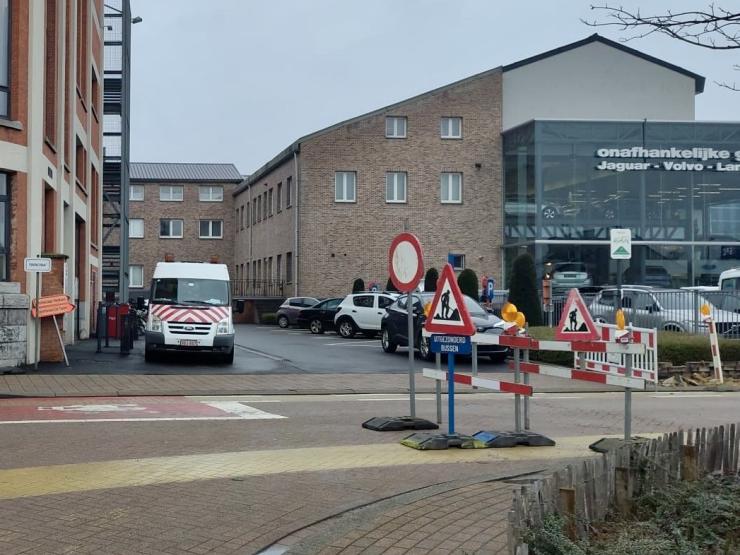 Netversterking aan parking GC 'de Mena'.